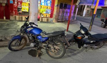 Motociclista sufrió heridas graves tras un choque en un cruce con semáforos de la Capital