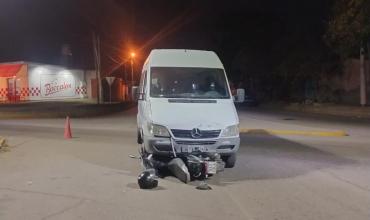 Motociclista sufrió graves lesiones tras un siniestro vial en la rotonda del barrio Matadero