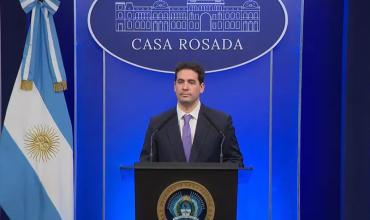 El nuevo vocero presidencial, Adrián Ravier, defendió la quita de subsidios y justificó el aumento de las tarifas
