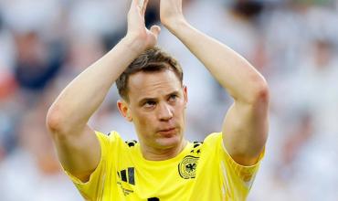 Manuel Neuer se retiró de la Selección de Alemania tras la eliminación ante Paraguay