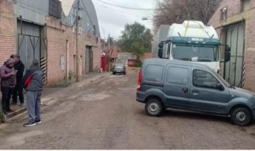 Ex trabajadores de Agroindustria Nigil bloquearon un camión y denuncian el vaciamiento de la empresa