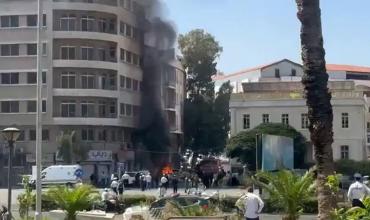 Conmoción en Damasco: explotaron dos bombas frente al hotel de Macron durante su visita a Siria