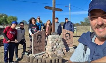 Peregrinos recorren 450 kilómetros desde Córdoba hasta La Rioja para homenajear a Monseñor Angelelli