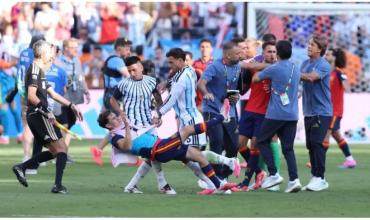 La FIFA abrió una investigación disciplinaria por los incidentes tras la derrota de la Selección Argentina contra España