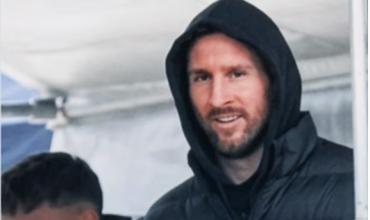 La primera aparición pública de Lionel Messi tras la final del Mundial: fue a ver un partido de Primera C