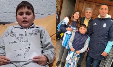 Escuchó un rumor sobre Scaloni y tomó una decisión: quién es el nene que le hizo firmar un “contrato” hasta 2030 al DT