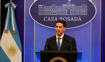 El vocero de Milei aclaró sus dichos con respecto al precio del dólar a $1.800