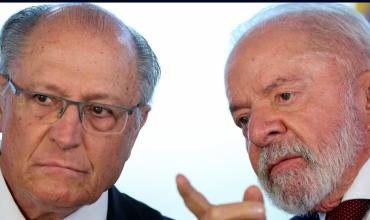 El vicepresidente de Brasil calificó los insultos de Javier Milei como “lamentables” y dijo que perjudican a la Argentina
