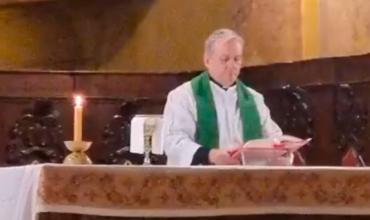 Escándalo en Córdoba: el cura que es juzgado por abuso sexual volvió a dar una misa en la Catedral