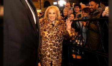 Mirtha Legrand y su impacto por los besos entre Benjamín Vicuña y Esteban Lamothe en Secreto en la Montaña