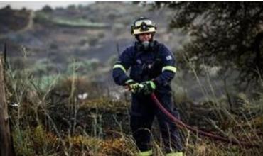 Grecia: los fuertes vientos reavivaron incendios y provocan evacuaciones