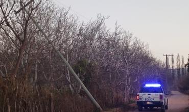 Detectaron un poste de alta tensión inclinado tras las inclemencias climáticas en Sañogasta