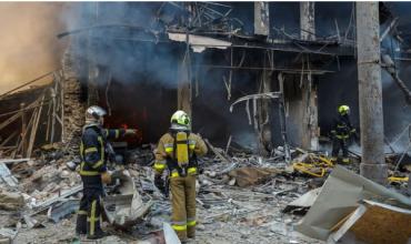 Al menos nueve muertos dejó un brutal ataque con misiles balísticos en Kiev