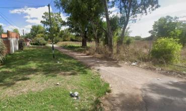Un policía baleó a dos motochorros para defenderse de un intento de robo en La Plata: eran padre e hijo