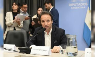 Tras polémica por la invitación a economistas ortodoxos, el oficialismo dictaminó el proyecto de reforma del BCRA