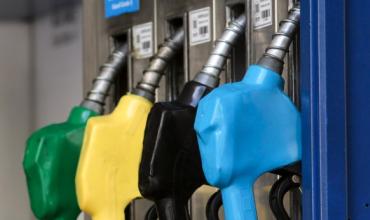 El precio de la nafta se multiplicó por 22 y el gasoil por 24 en cinco años