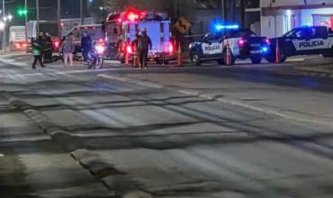 Tragedia en Córdoba: un médico que manejaba una moto chocó contra un camión y murió