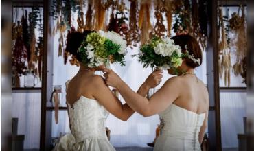 HRW destaca como un "avance histórico" el primer matrimonio civil entre dos mujeres en Bolivia