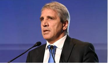 En medio de denuncias por desvío de fondos, Luis Caputo adjudicó concesiones de rutas nacionales