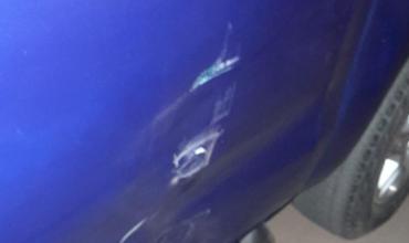 Una camioneta chocó a una Ranger estacionada y se dio a la fuga en Chepes