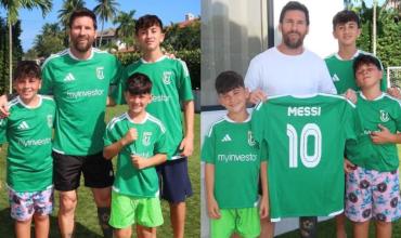Lionel Messi posó junto a sus hijos con la camiseta del club que compró en España: “¡Vamos!"
