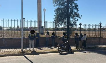 Sorprendieron a una joven con marihuana cerca del ingreso a la UNLaR