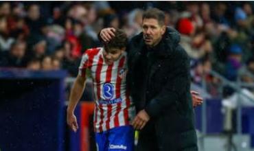 El mensaje público del Cholo Simeone a Julián Álvarez tras su frustrado pase al Barcelona: “La vida está llena de oportunidades”