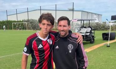 “Jugaste un partidazo, muy bien”: la historia de la promesa de las Inferiores de River Plate que deslumbró a Messi