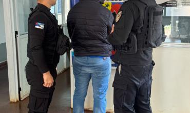 Intentó escapar del allanamiento y terminó detenido: era buscado por una estafa en La Rioja
