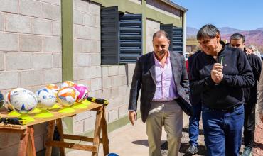 El gobernador Ricardo Quintela habilitó un nuevo albergue deportivo con capacidad para 40 personas en Villa Unión