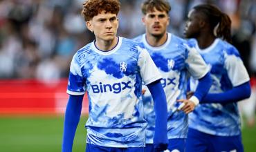 La tremenda silbatina al Colo Barco cada vez que tocó la pelota en el empate entre Chelsea y Hull City