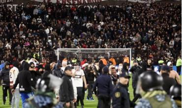 Escándalo tras la eliminación de Platense: peleas, invasión barra y robo de banderas a Fluminense