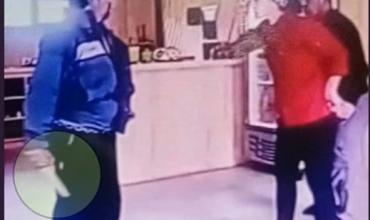 Escándalo en Neuquén: sacó un cuchillo durante una discusión con el intendente y quedó bajo investigación