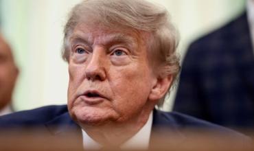Trump volvió a criticar a la Reserva Federal: exigió bajar las tasas de interés tras la primera suba en más de tres años