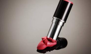 Una mujer intento llevarse un labial de un bazar y escapó del lugar 