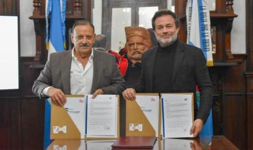 Ricardo Quintela firmó un convenio con La Casa de la Cultura de la Calle y Gastón Pauls para prevención de adicciones