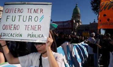 Presupuesto 2027: recorte en Educación, pero US$350 millones para bases militares del sur