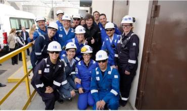 Milei visitó el polo industrial de Bahía Blanca y Santilli encabezó un encuentro para poner en marcha la campaña bonaerense