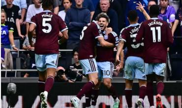 Emiliano Buendía anotó un golazo en la victoria de Aston Villa sobre Tottenham en la Premier League