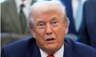 Escalada con los medios: la Casa Blanca desafía el boicot de las grandes cadenas y lanza Trump TV