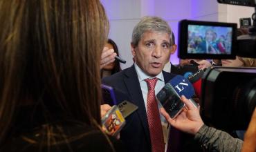 Tras un diálogo de Luis Caputo con inversores, el riesgo país sube a 543 puntos