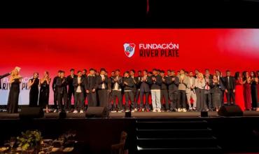 Lo que no se vio de la cena de la Fundación River: los guiños a los hinchas, el gesto del plantel y una nueva recaudación récord