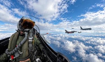 Llegan otros seis F-16 a la Argentina: qué día aterrizan, dónde se podrán ver y cómo será el operativo