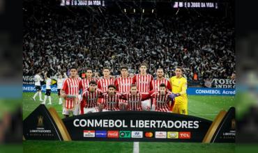 La policía de Brasil agredió a hinchas de Estudiantes por gritar el gol ante Corinthians