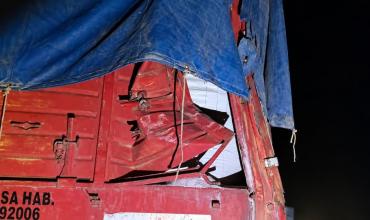 Dos camiones chocaron durante una maniobra de sobrepaso en la Ruta 141