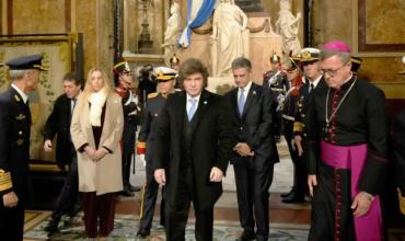 El Gobierno recibió con incomodidad las críticas de García Cuerva y busca bajar la tensión antes de la visita de León XIV