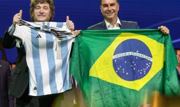 La reacción de Javier Milei tras la ventaja electoral lograda por Flavio Bolsonaro: “La libertad avanza en Brasil”