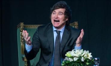 Milei denunció “la estafa de las banderas nobles” tras la polémica por los certificados de discapacidad