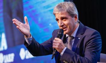  “Quedate tranquilo que no voy a renunciar”, dijo, Luis Caputo sobre una posible salida del Gabinete: “Quedate tranquilo que no voy a renunciar”