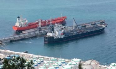 Los ataques hutíes contra Arabia Saudita disparan el petróleo a su nivel más alto en semanas
